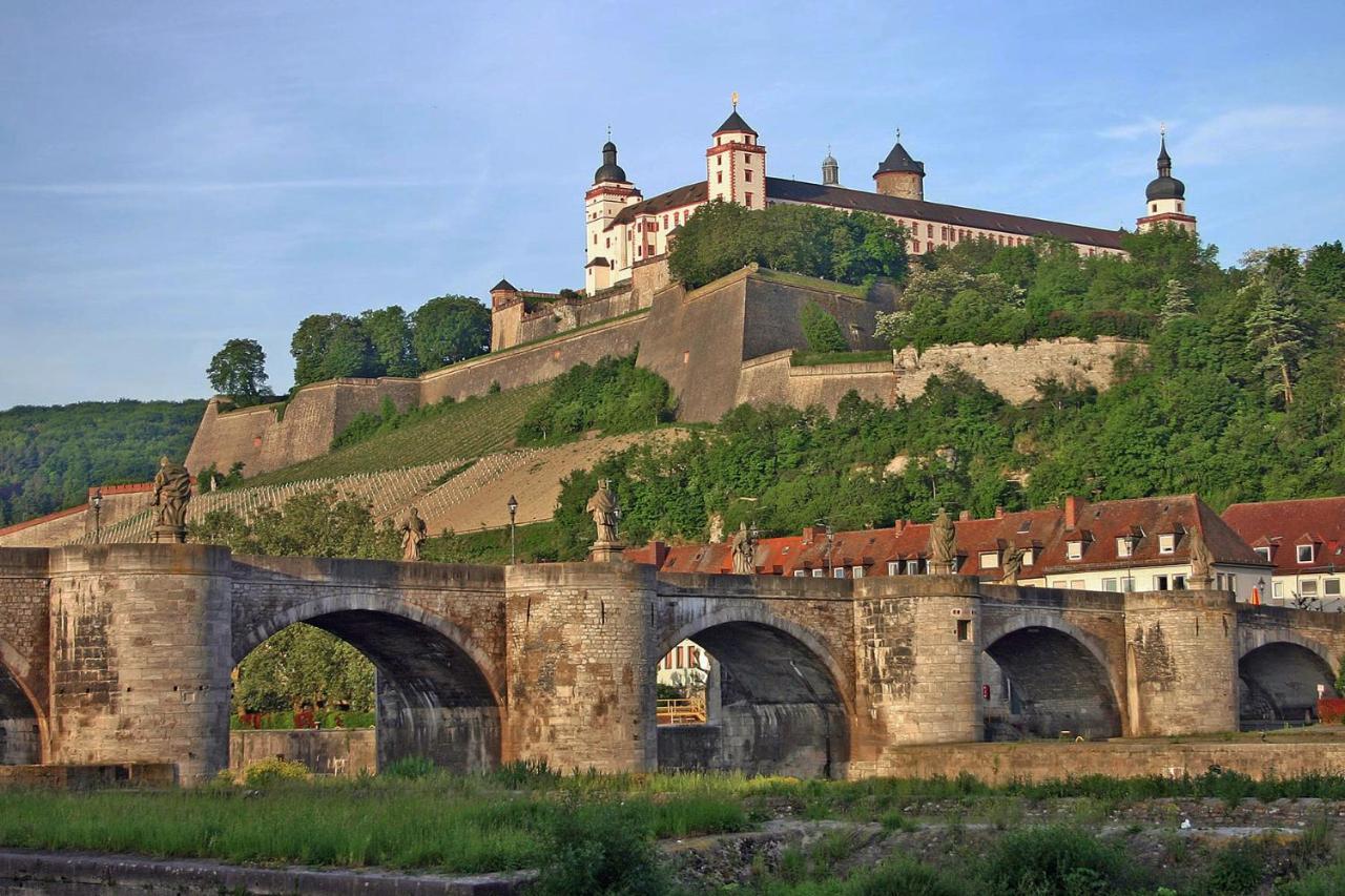 Ferienwohnung Am Wasserschloss 1-3 Ochsenfurt Exterior foto